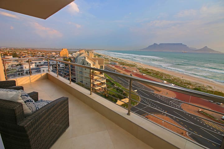 Dolphin Views Beach Apartment