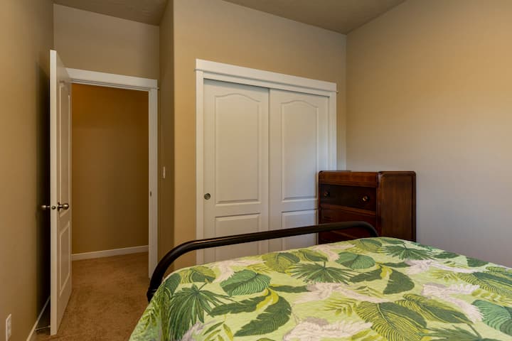 2. spavaća soba - bračni krevet (1,6x2)