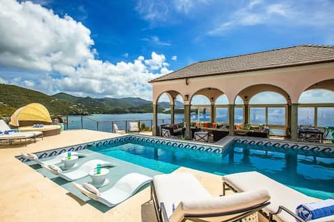 STUNNING VIEWS NEW LUXURY PRIVACY SUITES CONCIERGE