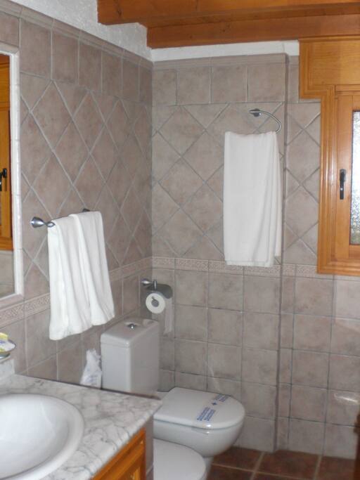 cuarto de baño con bañera