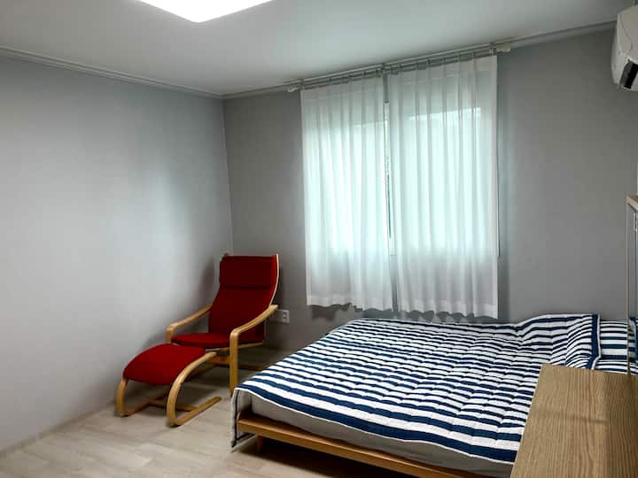 Je to hlavná spálňa.