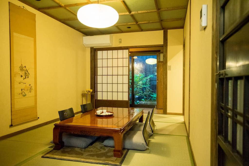 一楼榻榻米室 (tatami room on the first floor)