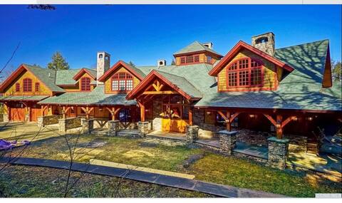 5 STAR EXCLUSIVE & EXQUISITE MOUNTAIN OASIS