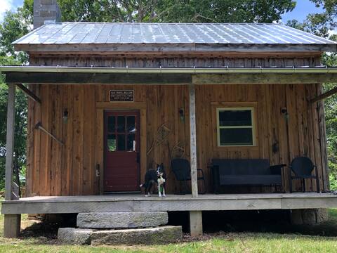 Secluded cabin close to VMI, W&L, and Lexington.