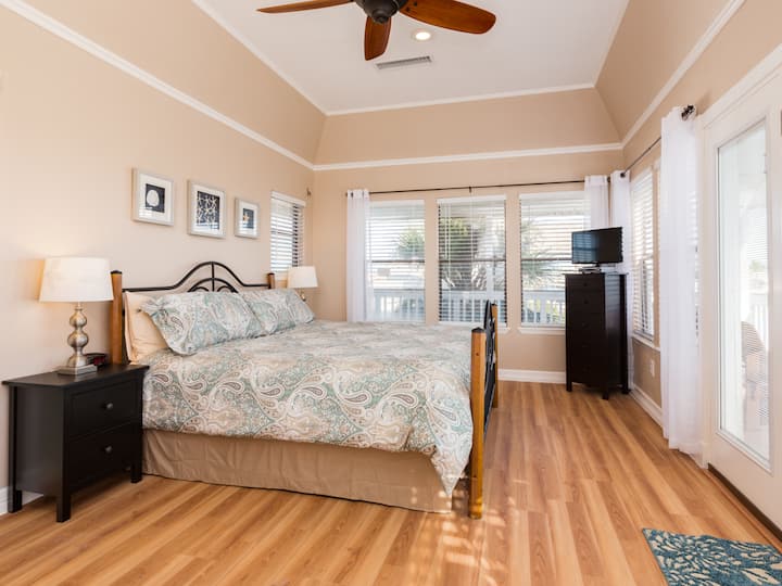 Spacious master suite with king tempurpedic mattress and HD television.