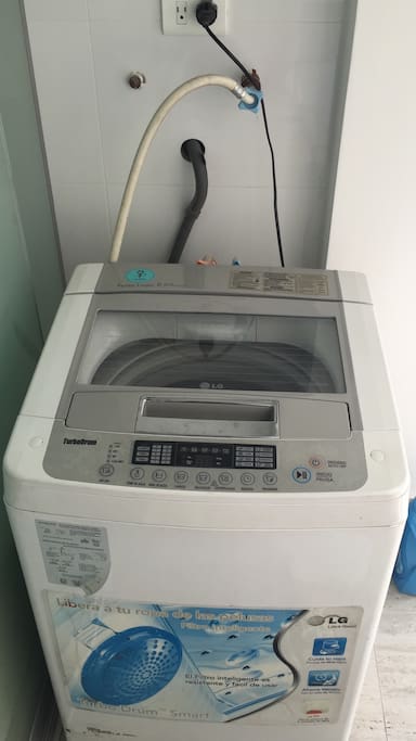 Lavandería espaciosa / amply laundry