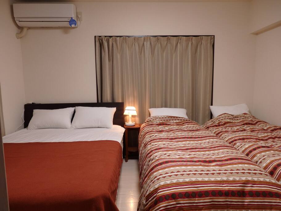 Double bed
two single beds can stay 4 people