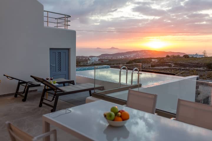 Luxe Villa Urania-Swimming Pool, Sunset & Elevator