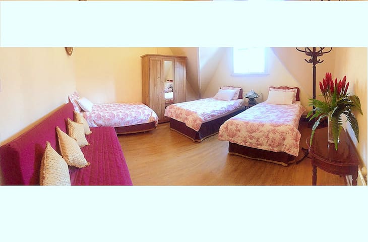 Huge family room Great Location, Central London