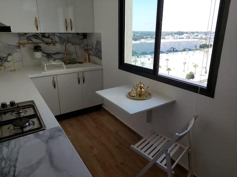Kenitra: apartment with train station view