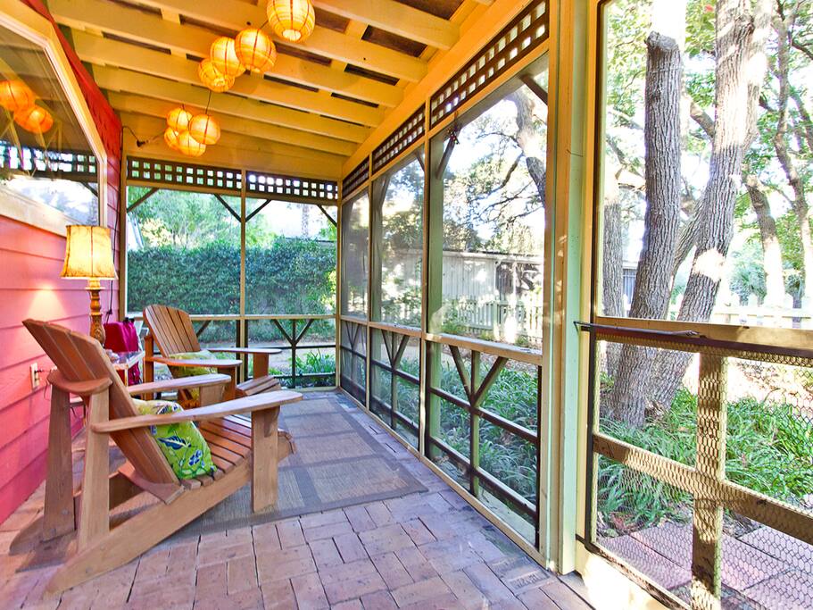 SeaBiscuit Cottage offers charming and Whimsical Screened Porch