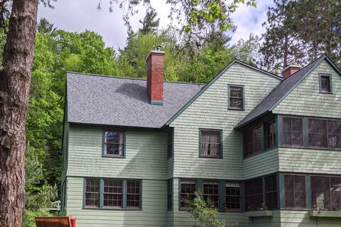 Superb ADK experience - 8 person spa, 6 fireplaces
