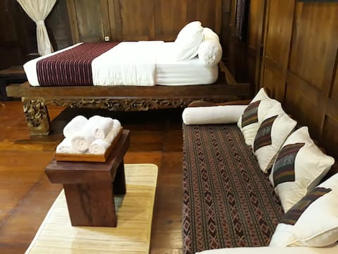 Omah Bungah (Limasan House)