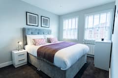 Wiltshire+Suite+-+Luxury+Serviced+Flat+in+Old+Town+with+secure+parking