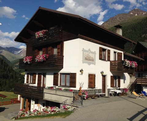 Proprietà Airbnb di successo: MOUNTAIN HOLIDAY 4 SEASON CHALET BUCANEVE VALFURVA a Valfurva