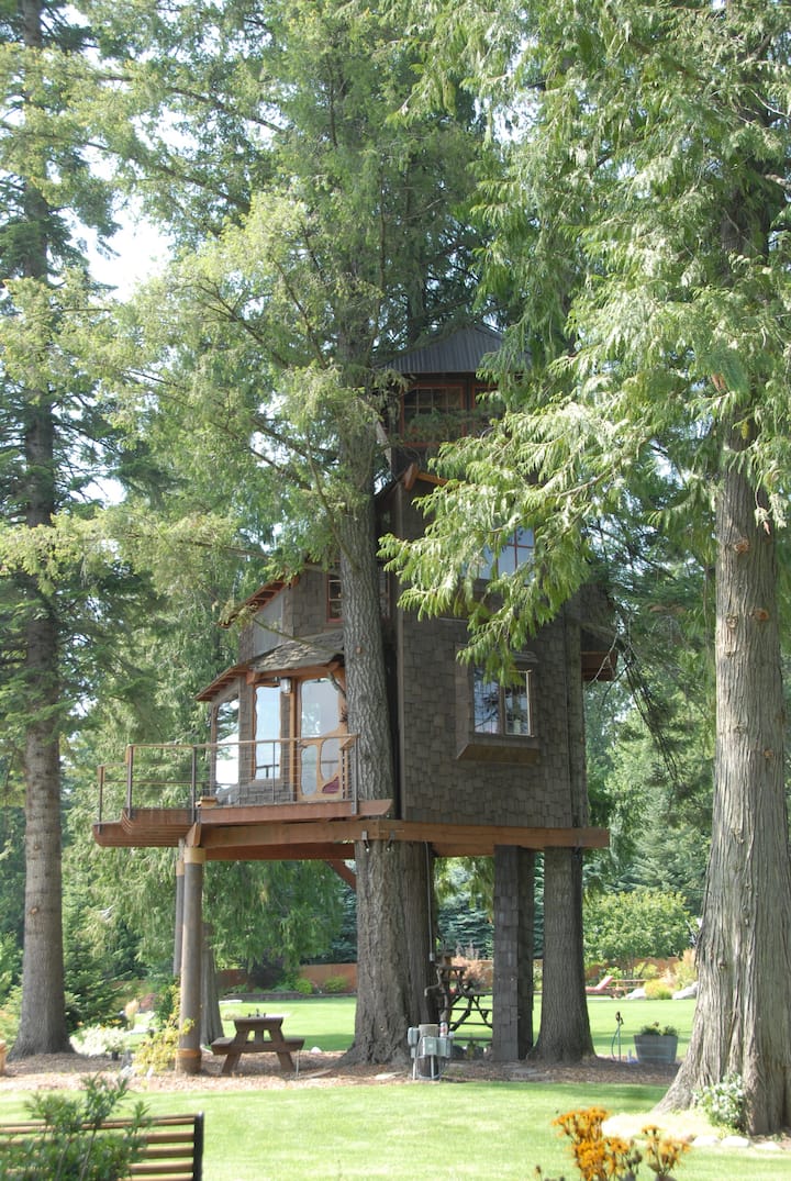Treehouse on Lake Pend O'reille Treehouses for Rent in Sandpoint