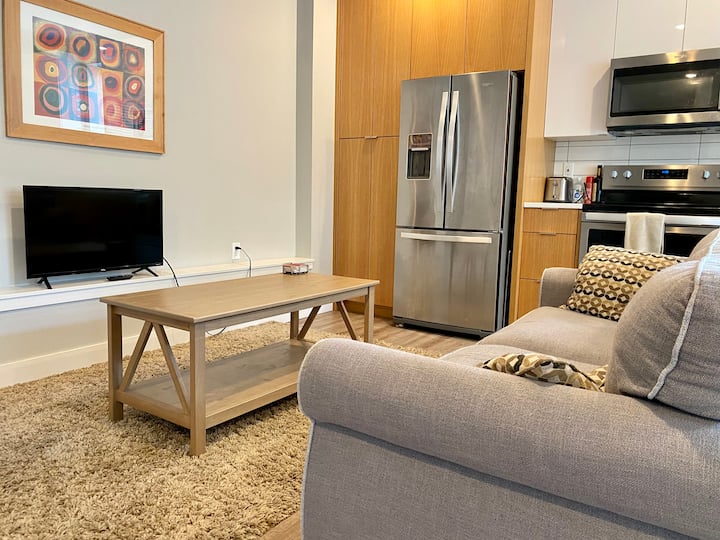 Cozy & Spacious Like Home With Full Kitchen & W/d - Portland, OR