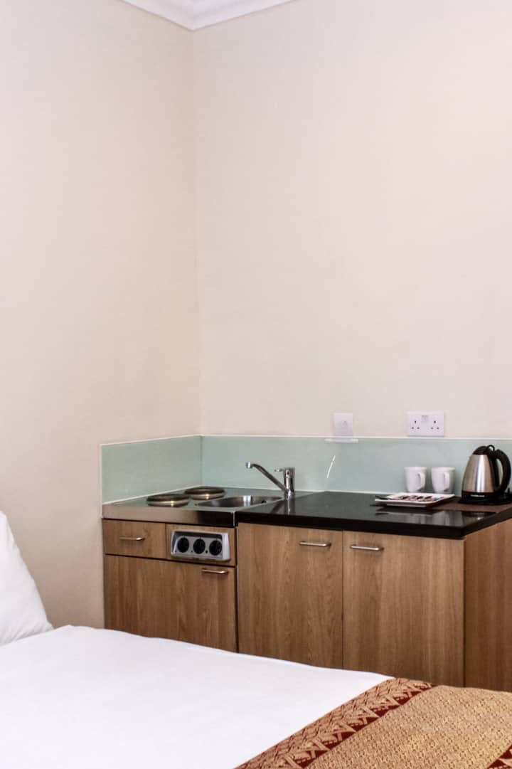 Cosy Hotel Double Room With Kitchenette Greater London United Kingdom Airbnb