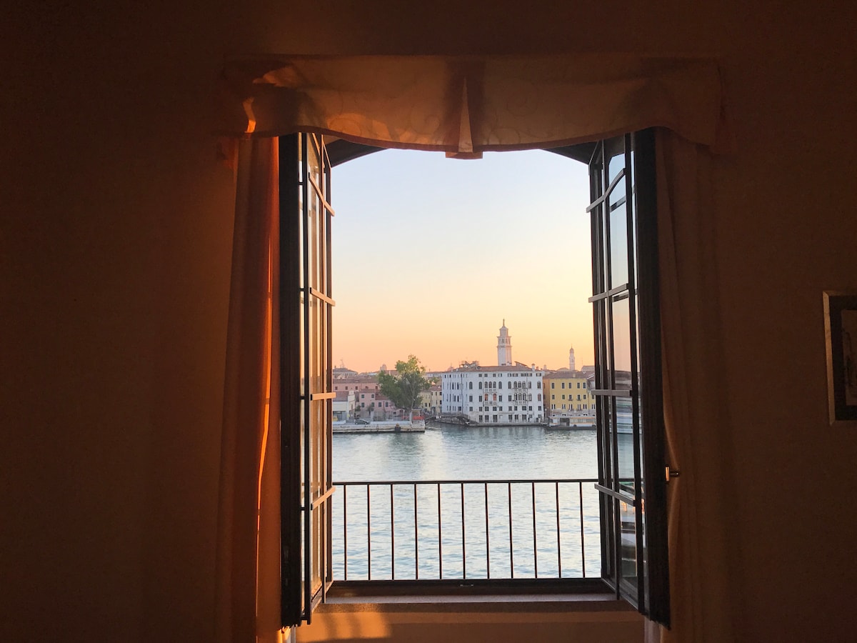 Best Airbnbs In Venice Italy