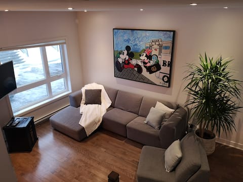 4beds modern home 15 min from Montreal