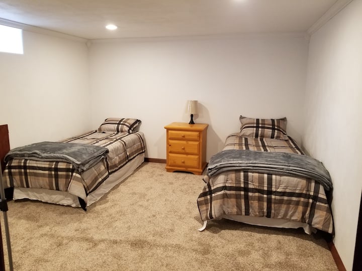 ห้องสีเบจชั้นล่าง