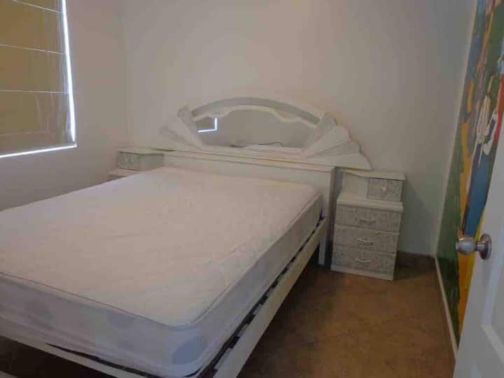 Dormitorio # 2 
Cama
Queen