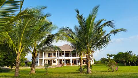 Luxury 7 Bedroom Self-Catered Beachfront Villa