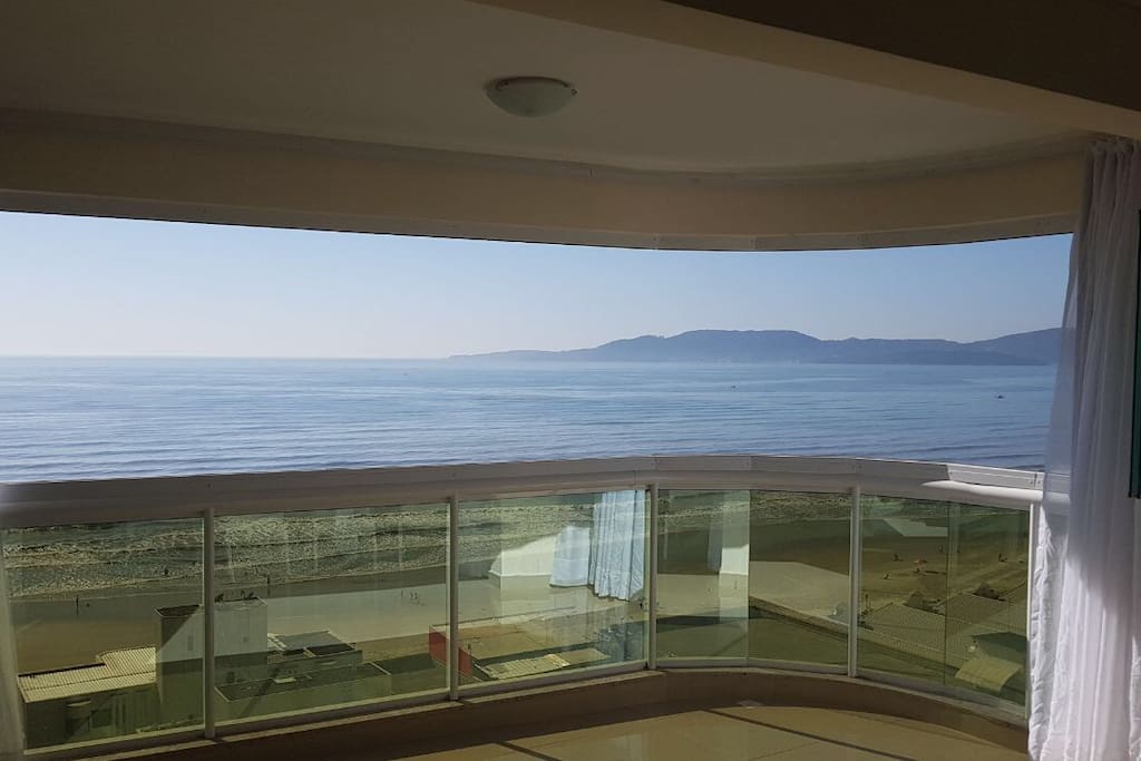 Vista da sala para praia