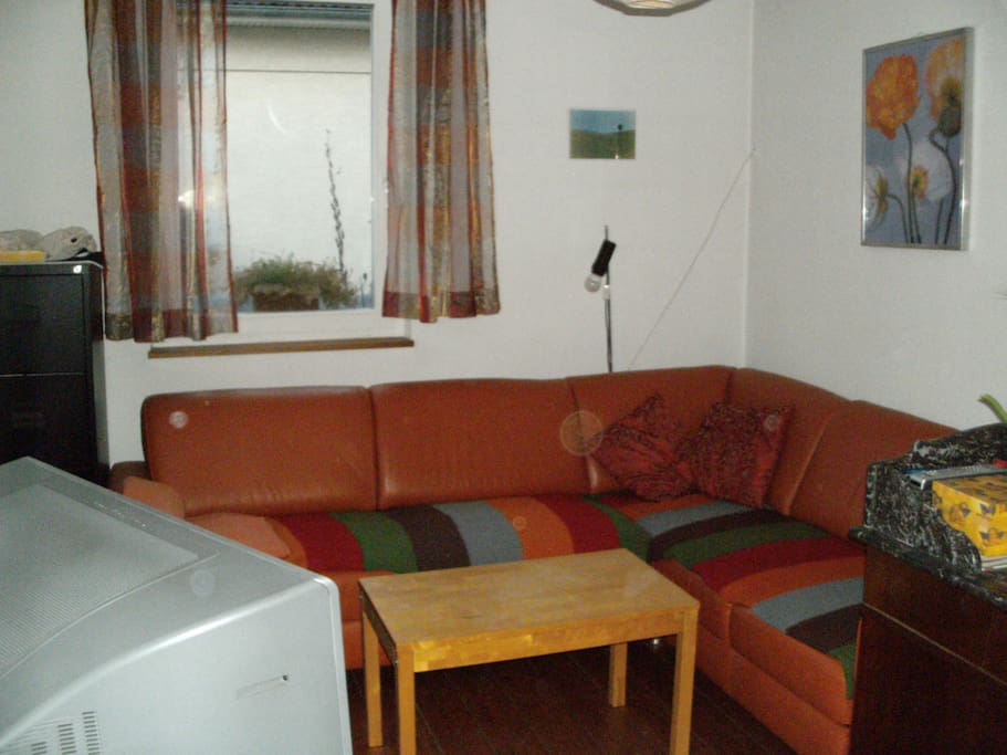 unser Fernsehzimmer hast Du für Dich!