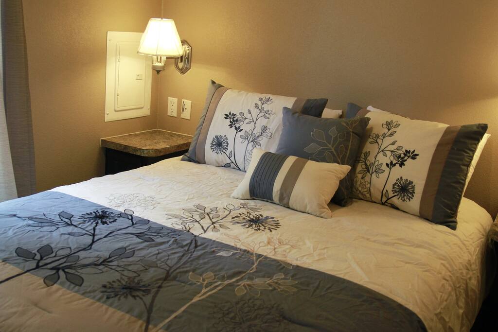 Queen Bedroom