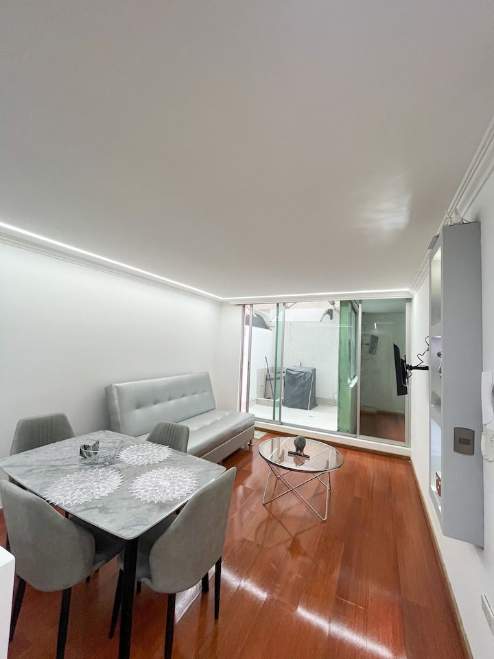 Gray Carolina, Near Mall, Patio, Moderno + Parking - Quito
