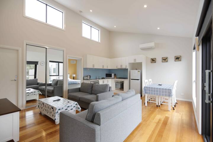 Seal Apartments – Two Bedrooms gallery image 4