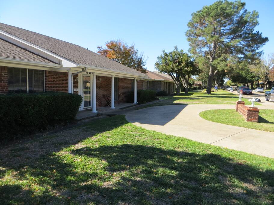 Front of the house with FREE valet parking...Meaning you can park in the front driveway.