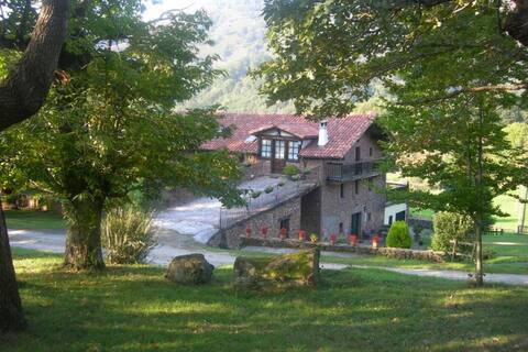 Country house for groups in Baztan