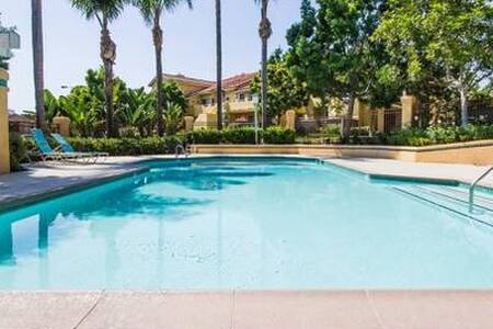 Private Brm & Ba SNA 2mi & UCI 3mi Pool & Jacuzzi