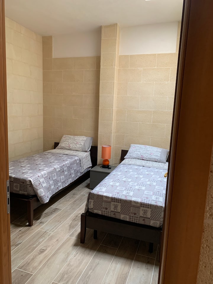 غرفة النوم 2