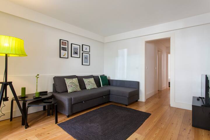 2 BEDROOM APARTMENT IN PRINCIPE REAL