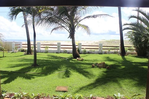Anúncio popular: Ocean, swimming pool, barbecue, all in one house. em Extremoz