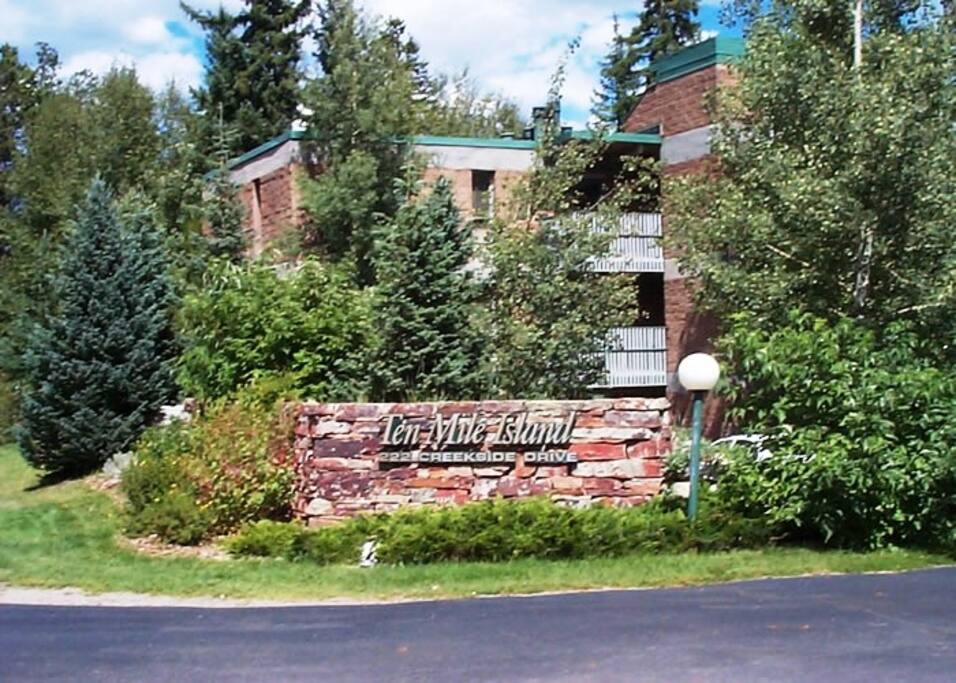 Just miles away from 6 of Colorados World Class Ski Resorts.