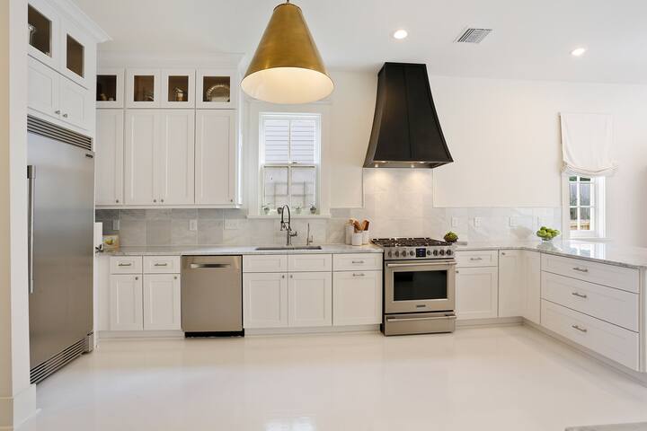 Uptown near Universities gallery image 5