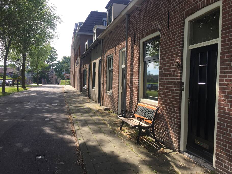 De Veerweg in zuidoostelijke richting, met aan het eind het begin van het historische stadscentrum