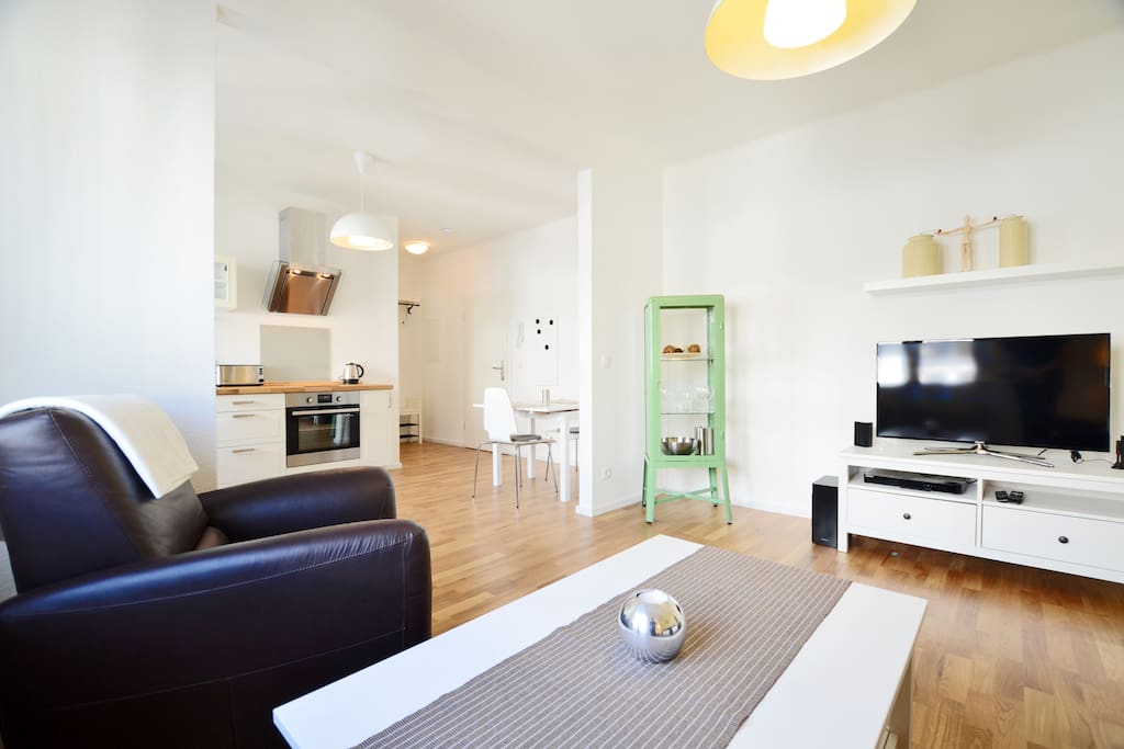 Küche und Wohnzimmer