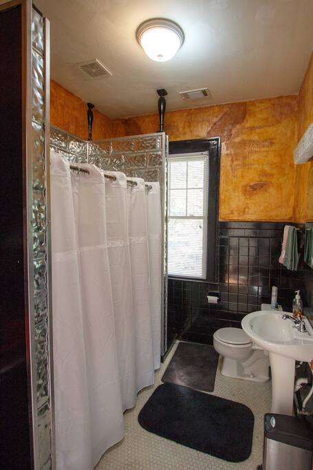 Shared bathroom equipped with all the essentials.