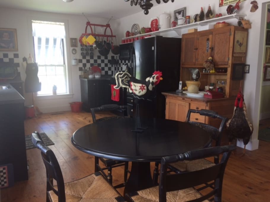 Eat-in kitchen