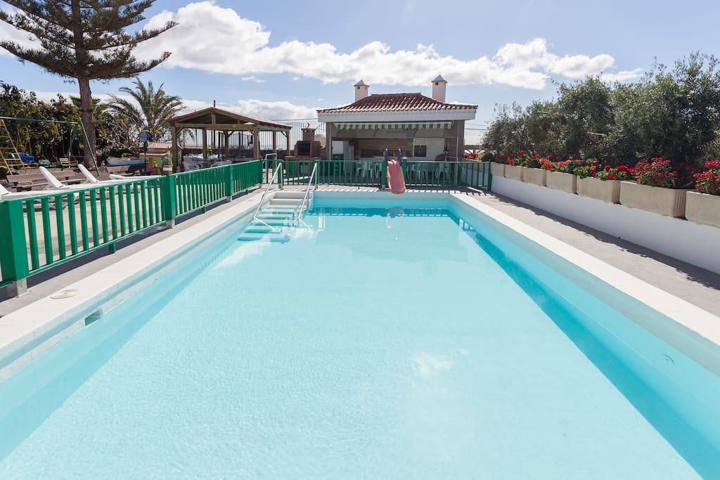 Swimming pool, protect for the children