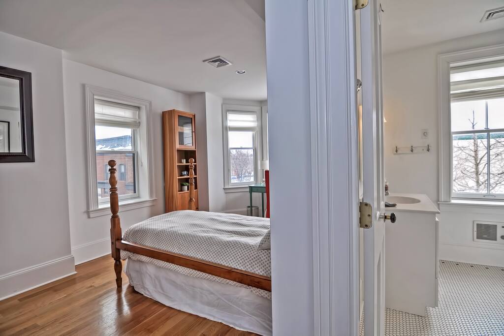 Connected private bathroom