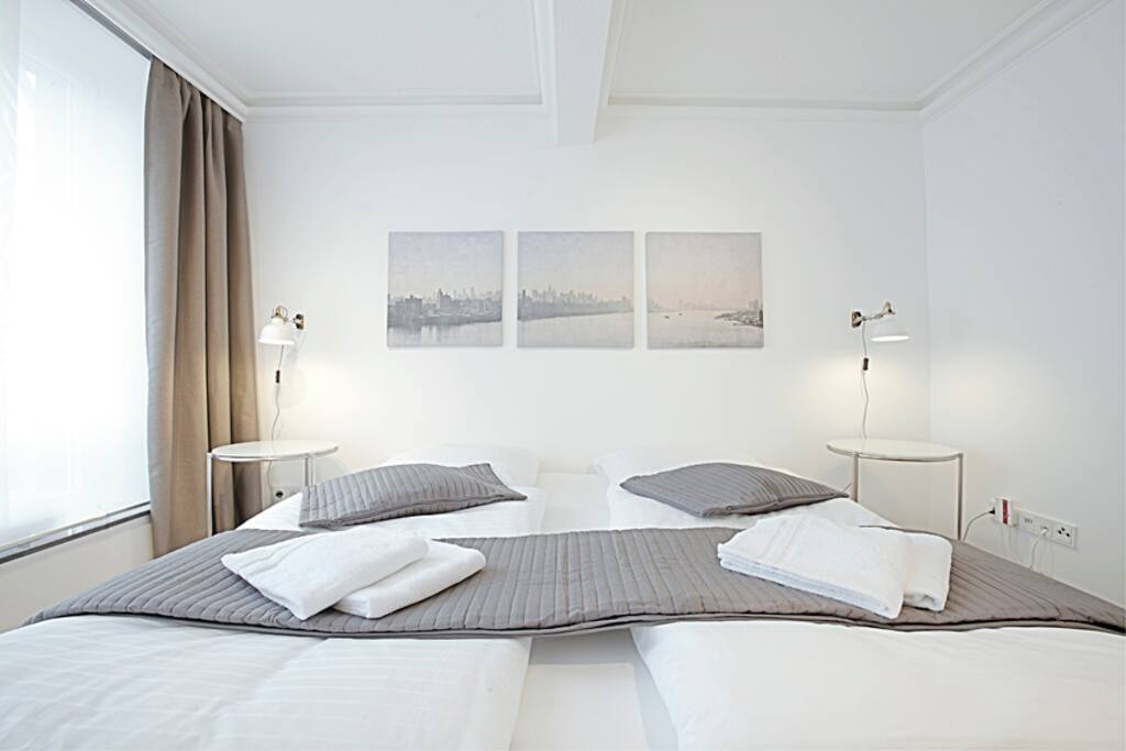 Großes Doppelbett