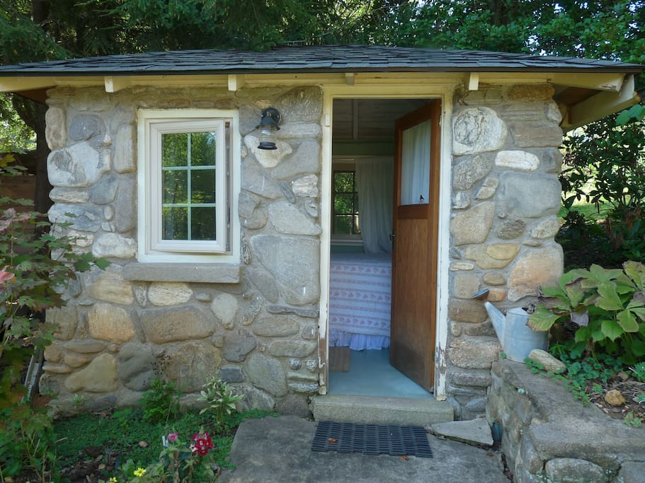 Come stay in the little summer house! It's FUN and I'd love to have you.