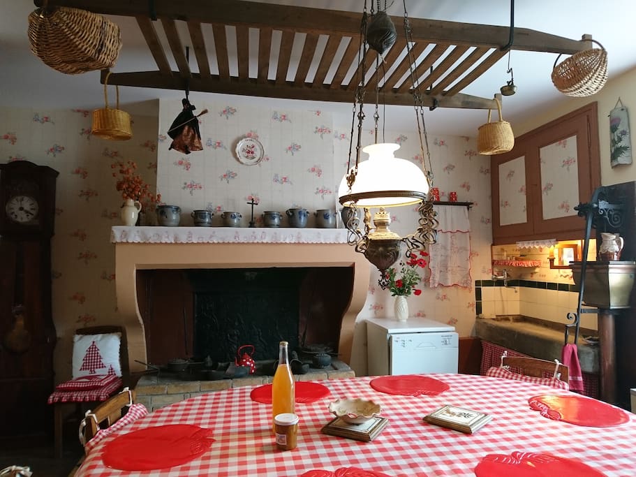 Cuisine authentique avec cheminée