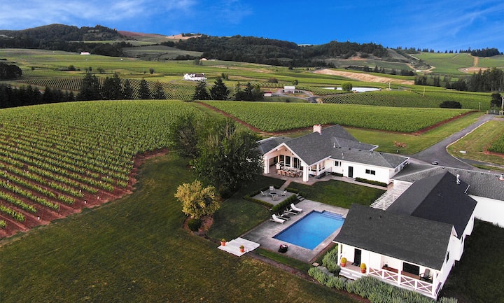 AtTheJoy - Luxury Oregon Wine Country Retreat